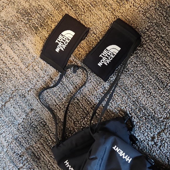 The North Face Hyvent black women's gloves in Small - Picture 2 of 10